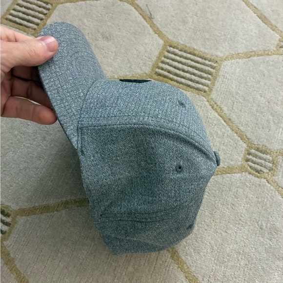 Travis Mathew Flexfit Hat S/M - Picture 5 of 7